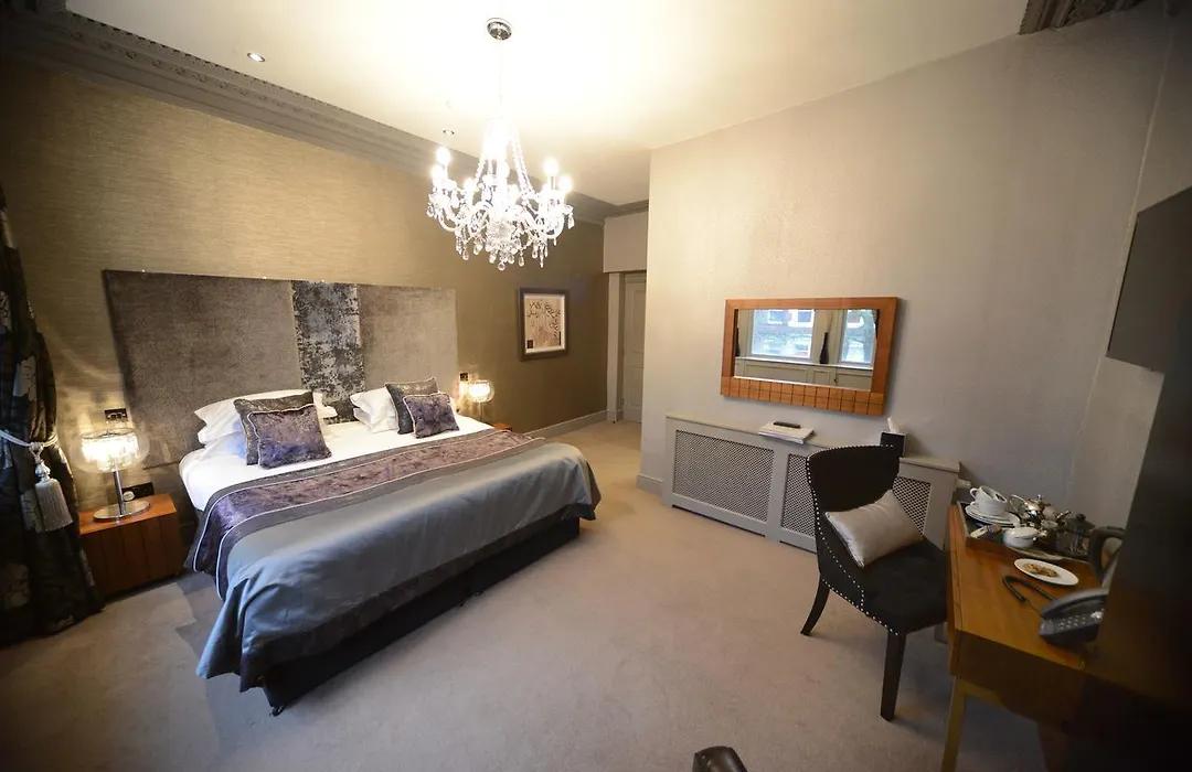 The Townhouse Hotel-1